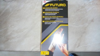 Futuro csuklórögzítő fémsínnel
